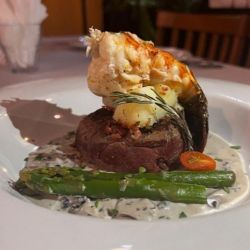 Filete de Res y mitad de Langosta