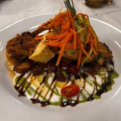 Suprema de Pollo con Salsa