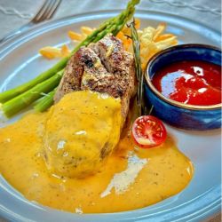 Filete de Res con Salsa Bernesa