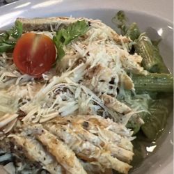 Penne al Pesto con Pechuga de Pollo