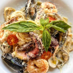 Fetuccini con Mariscos